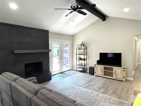 2013 Oxford Cir, Grand Prairie, TX 75051