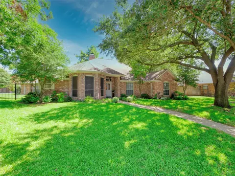 3406 Oak Trail Dr, Rowlett, TX 75088