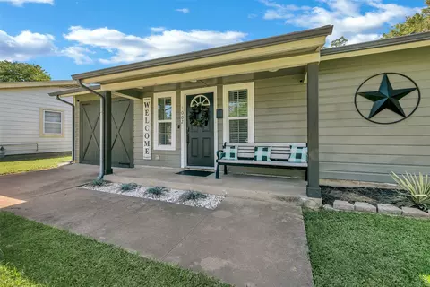 1002 Irion Dr, Euless, TX 76039 photo 4