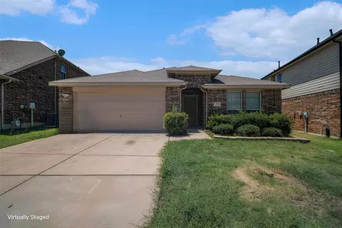 1221 Shalimar Dr, Fort Worth, TX 76131
