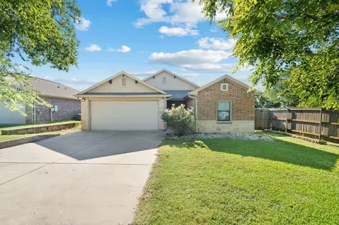 405 Magnolia St, Hico, TX 76457