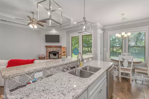 Kitchen - 175 Jamestowne Blvd, Benton, LA 71006 photo 3 of 4