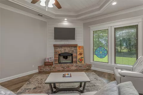 Living - 175 Jamestowne Blvd, Benton, LA 71006 photo 2 of 2