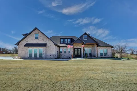3106 Woodland Ct, Gainesville, TX 76240