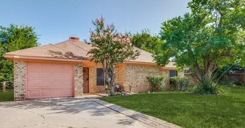 105 Mesa Moor Dr, Glenn Heights, TX 75154