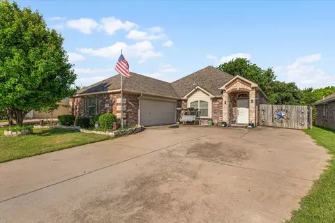 1751 Ridgemar Dr, Grand Prairie, TX 75051