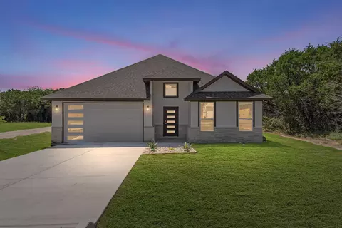 2822 Steepleridge Cir, Granbury, TX 76048