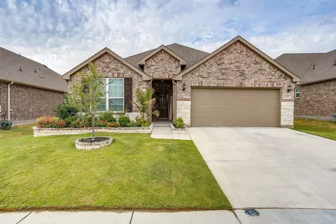 957 Crest Breeze Dr, Haslet, TX 76052