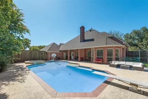 902 Pebblestone Ct, Cedar Hill, TX 75104