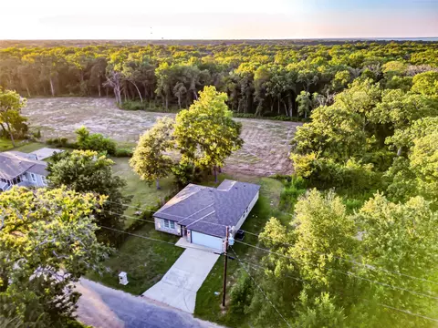 1116 Kingsway, Tool, TX 75143 photo 2