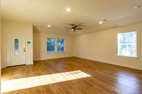 1116 Kingsway, Tool, TX 75143 photo 25