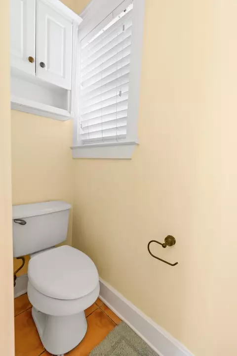 Bath - 10421 T Bury Ln, Waco, TX 76708 photo 3 of 5