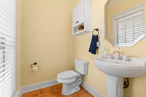 Bath - 10421 T Bury Ln, Waco, TX 76708 photo 4 of 5