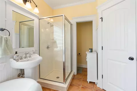 Bath - 10421 T Bury Ln, Waco, TX 76708 photo 2 of 5