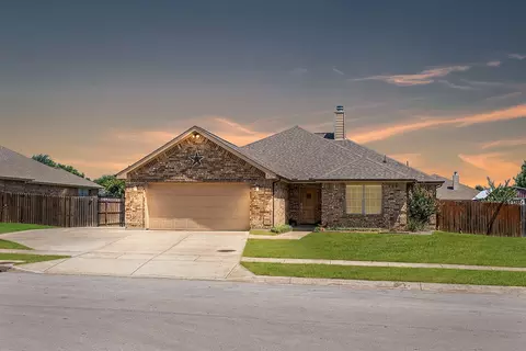 324 Stanley Dr, Aubrey, TX 76227
