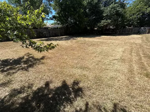 3844 Oak Haven Dr, Forest Hill, TX 76119