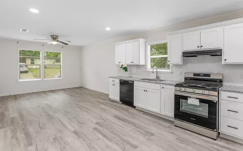 Living - 608 Tillman Dr, Minden, LA 71055 photo 5 of 5