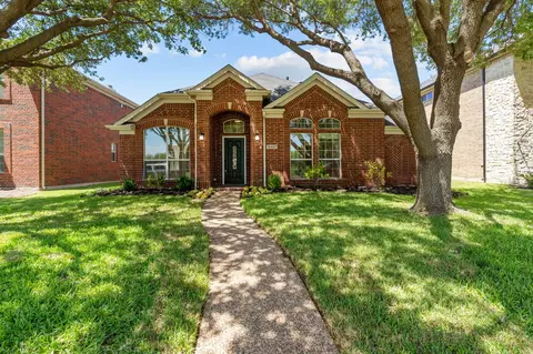 12427 Red Hawk Dr, Frisco, TX 75033