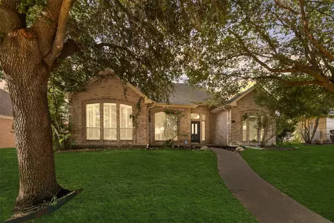 1520 Treeline Dr, Desoto, TX 75115