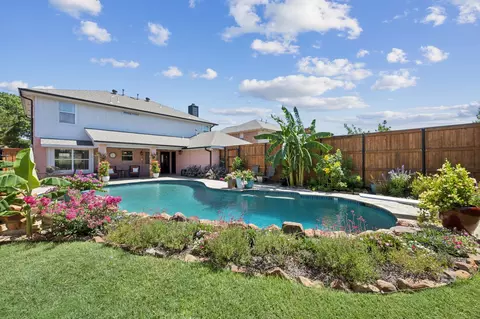 9110 Barton Creek Dr, Rowlett, TX 75089
