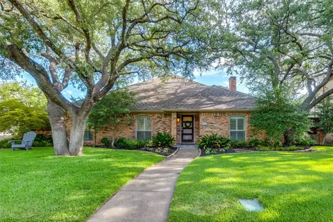 9035 Maguires Bridge Dr, Dallas, TX 75231
