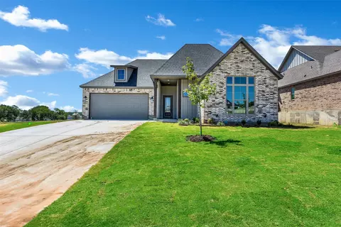 103 Hall St, Glen Rose, TX 76043