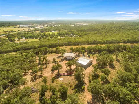 1017 Miller Dr, Mineral Wells, TX 76067