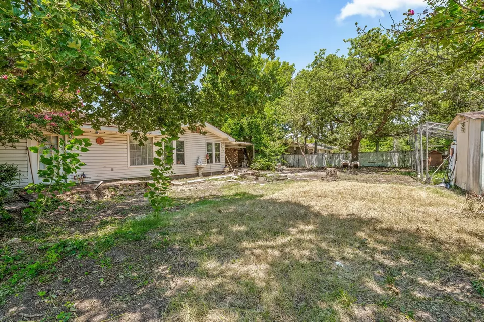 Exterior - 1351 Rose Dr, Stephenville, TX 76401 photo 9 of 9