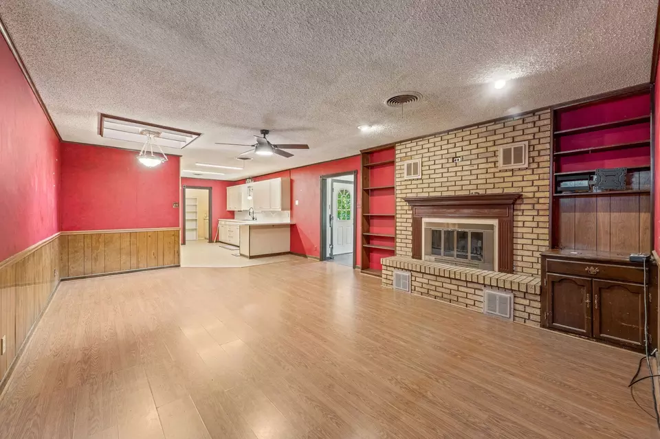 Living - 1351 Rose Dr, Stephenville, TX 76401 photo 1 of 4