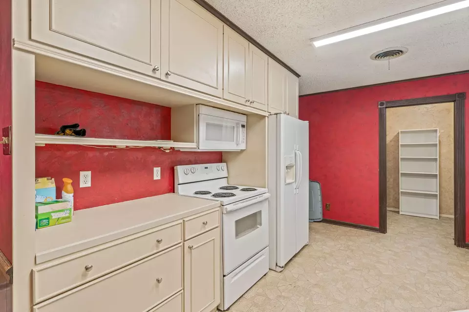 Kitchen - 1351 Rose Dr, Stephenville, TX 76401 photo 2 of 2