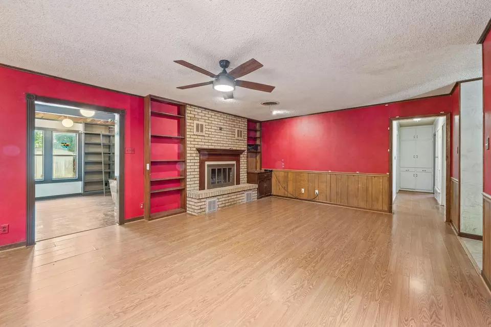 Living - 1351 Rose Dr, Stephenville, TX 76401 photo 2 of 4