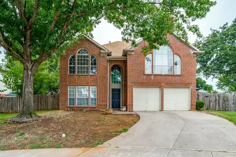 749 Cedar Leaf Cir, Lake Dallas, TX 75065