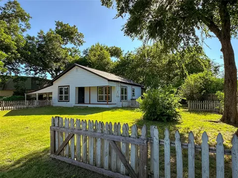 403 N Gaither St, Glen Rose, TX 76043