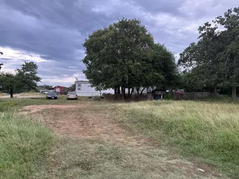 202 Salt Creek Rd, Springtown, TX 76082