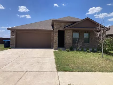 9413 Firedog Dr, Fort Worth, TX 76131