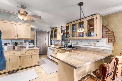121 Brighton Rd, Springtown, TX 76082 photo 4