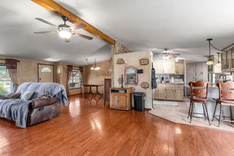 121 Brighton Rd, Springtown, TX 76082 photo 6