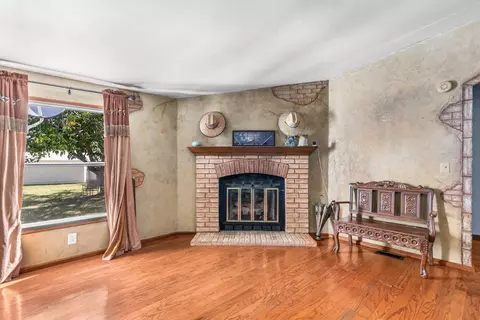 121 Brighton Rd, Springtown, TX 76082 photo 7