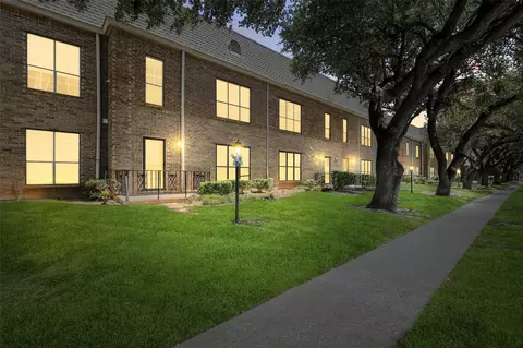 4438 Harlanwood Dr #212, Fort Worth, TX 76109