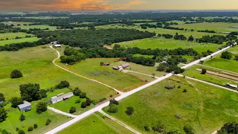 296 Hcr 1424, Covington, TX 76636