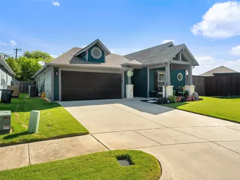 101 Eddie Ct, Mansfield, TX 76063