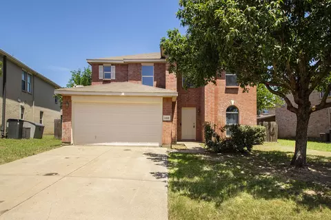 2460 Arroyo Springs Dr, Grand Prairie, TX 75052