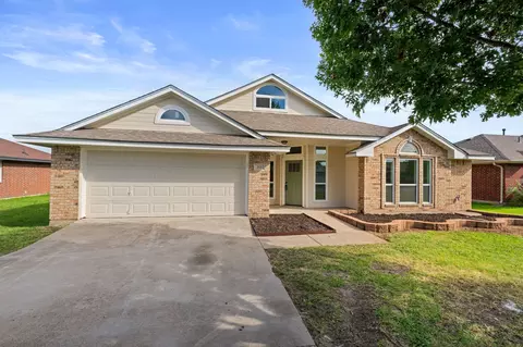 313 N Point Dr, Venus, TX 76084
