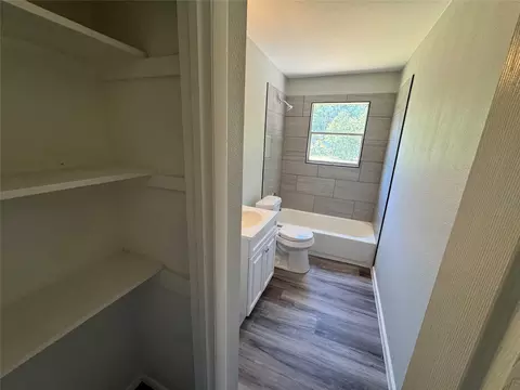 1715 Raylene Dr, Cleburne, TX 76033 photo 10
