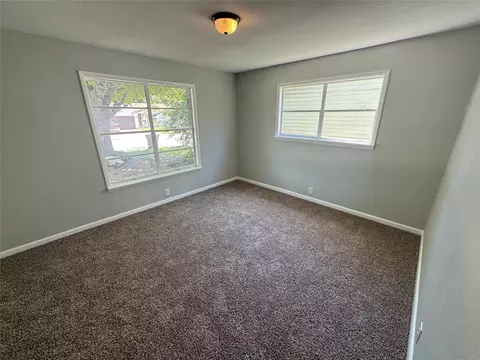 1715 Raylene Dr, Cleburne, TX 76033 photo 4