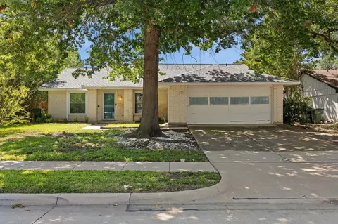 606 Jamestown Dr, Garland, TX 75043