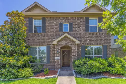 9220 Remington Dr, Aubrey, TX 76227