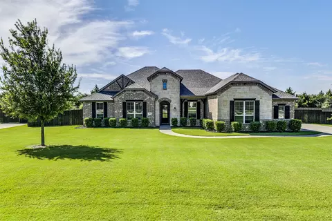 7820 Marks Dr, Waxahachie, TX 75167