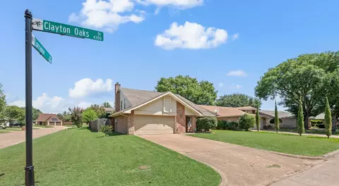 2530 Clayton Oaks Dr, Grand Prairie, TX 75052