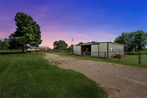 1684 Hamilton Dr, Gholson, TX 76705